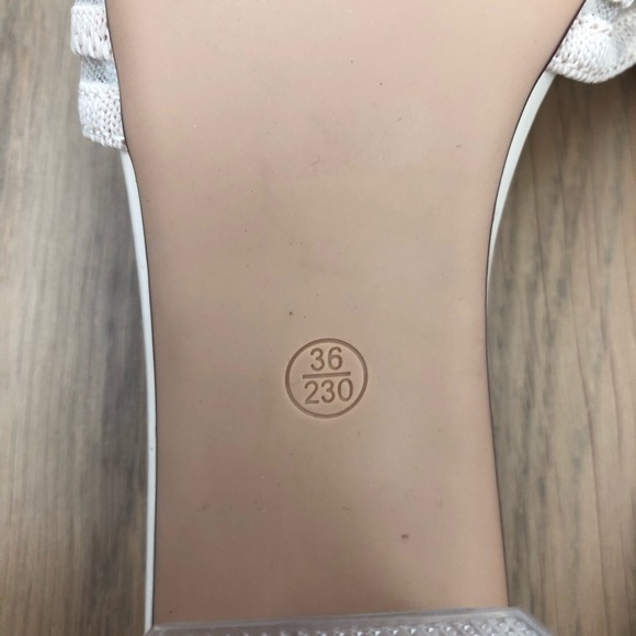 Light pink blush slip on sandals clear block heels size 6 cute vintage - Picture 6 of 6